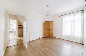 Dining room- click for photo gallery